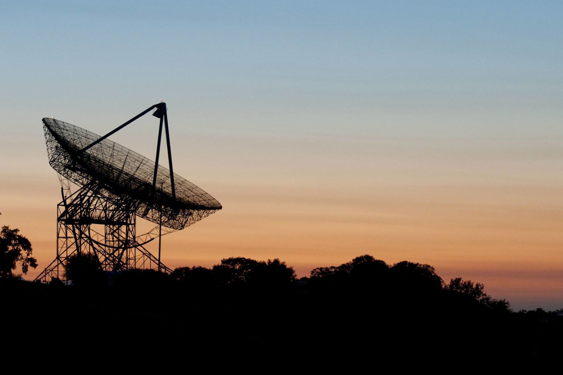 The Dish in the Stanford foothills at dusk