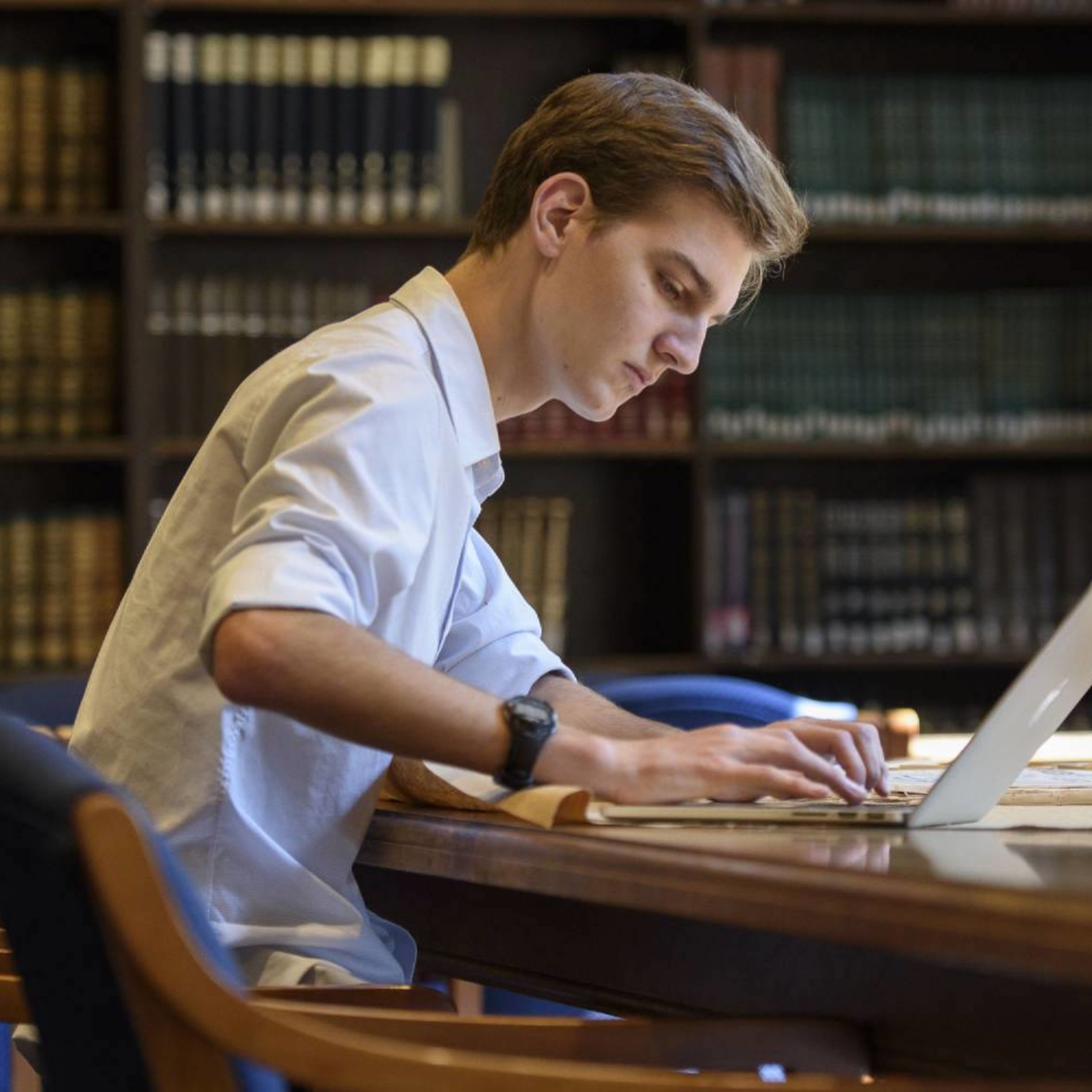 Student working in library